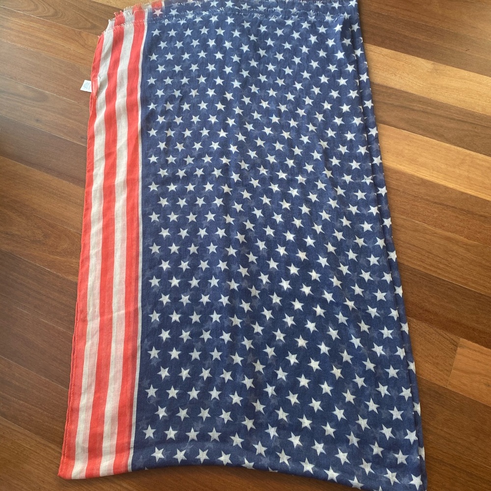 AMERICAN FLAG SCARF